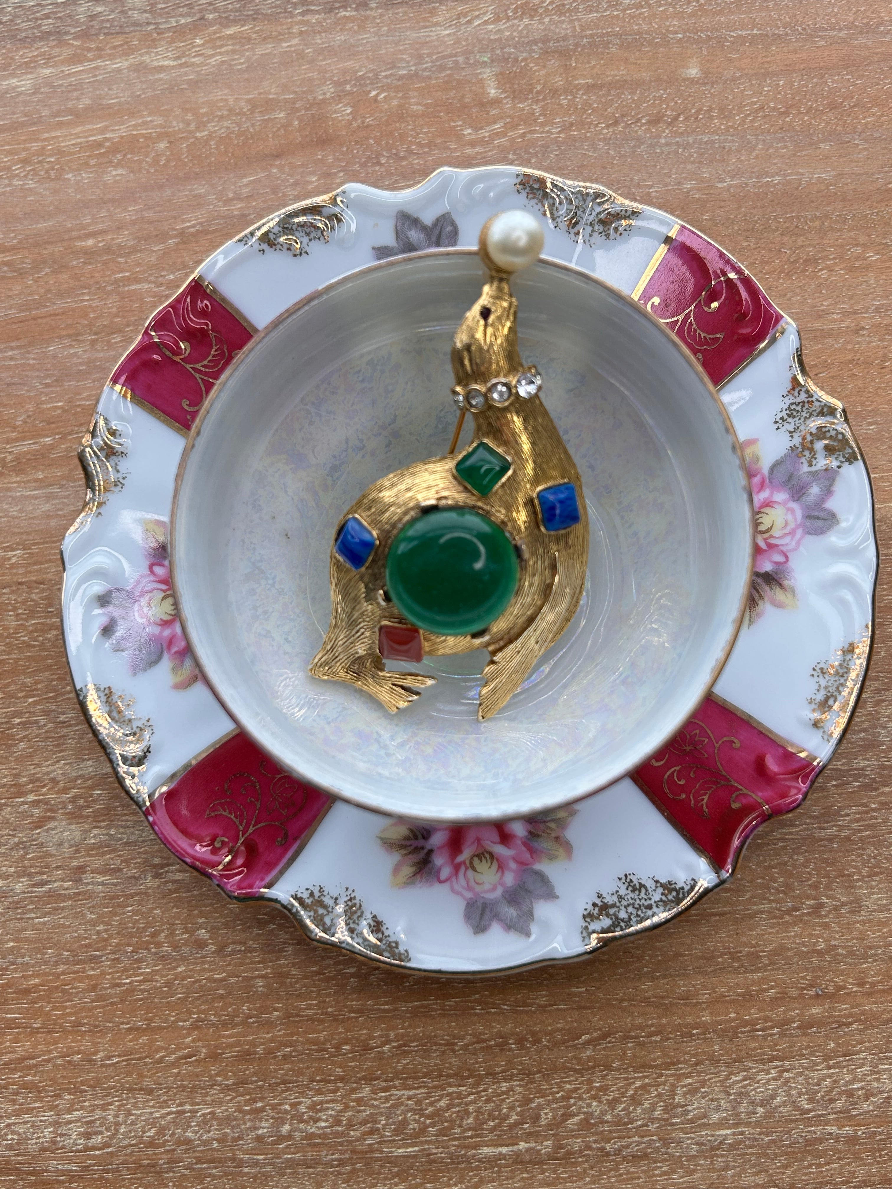 The Heraldic Emerald Cabochon Brooch