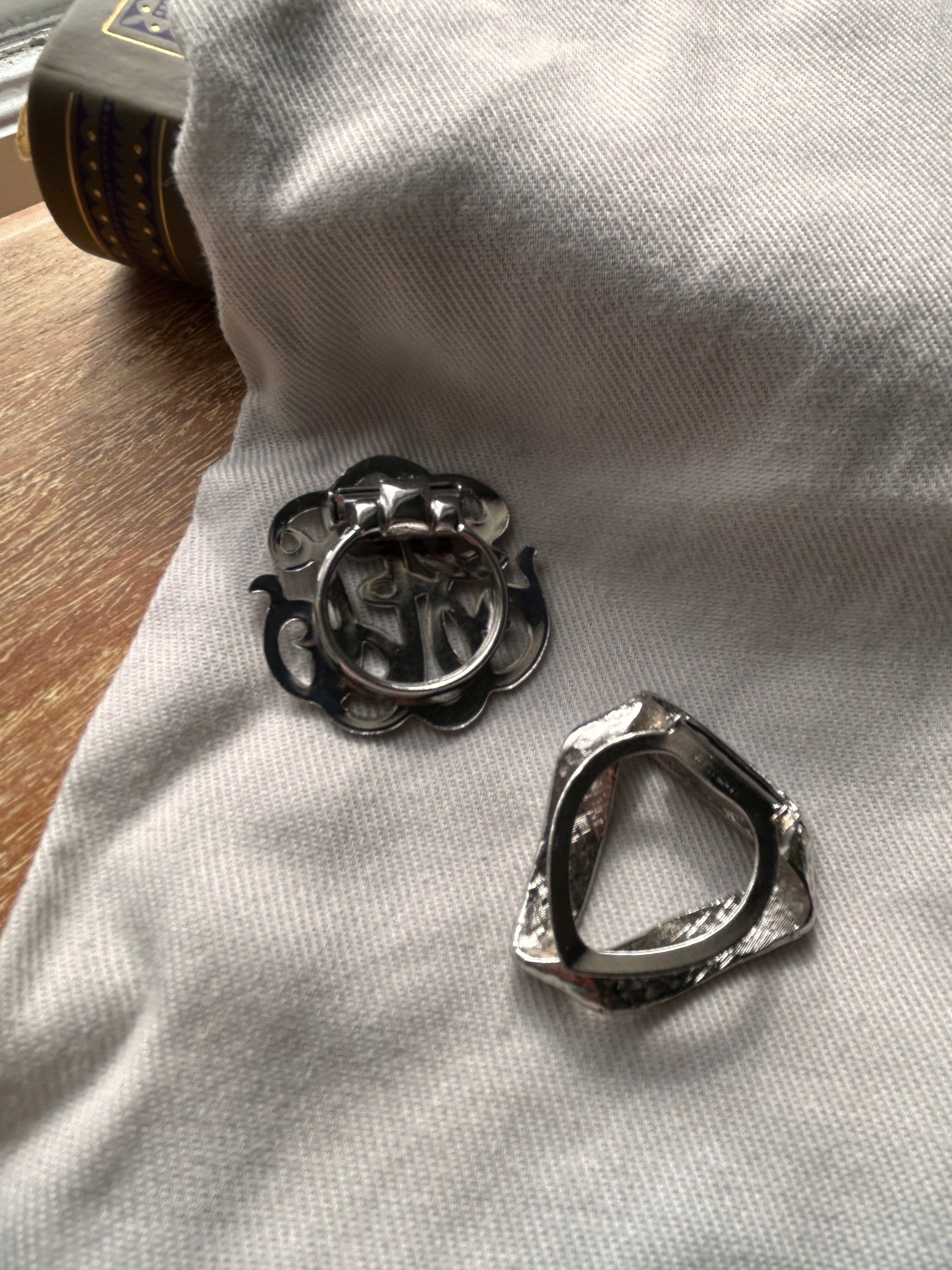 The Atelier Contrast Set