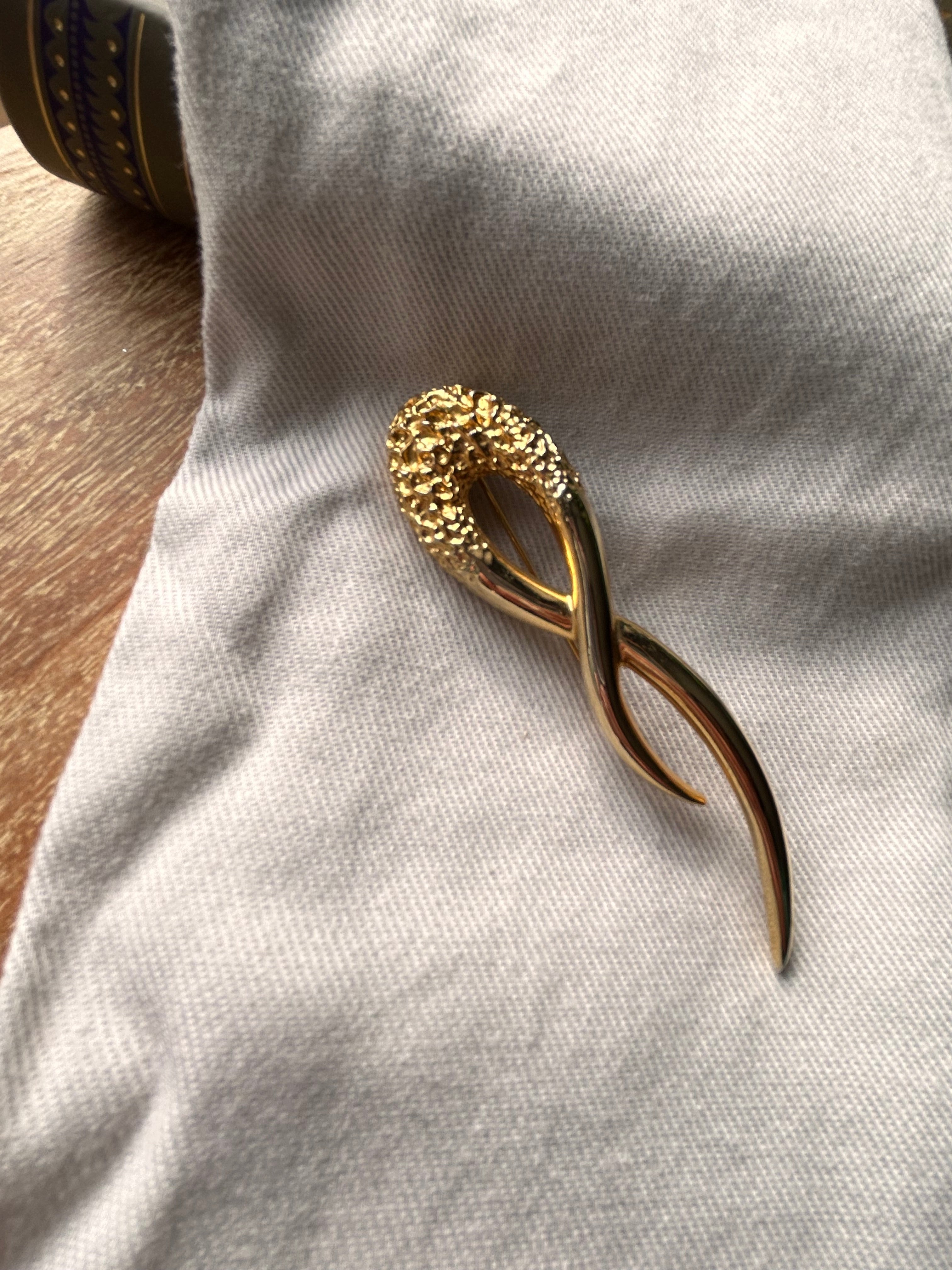 The Gilded Knot