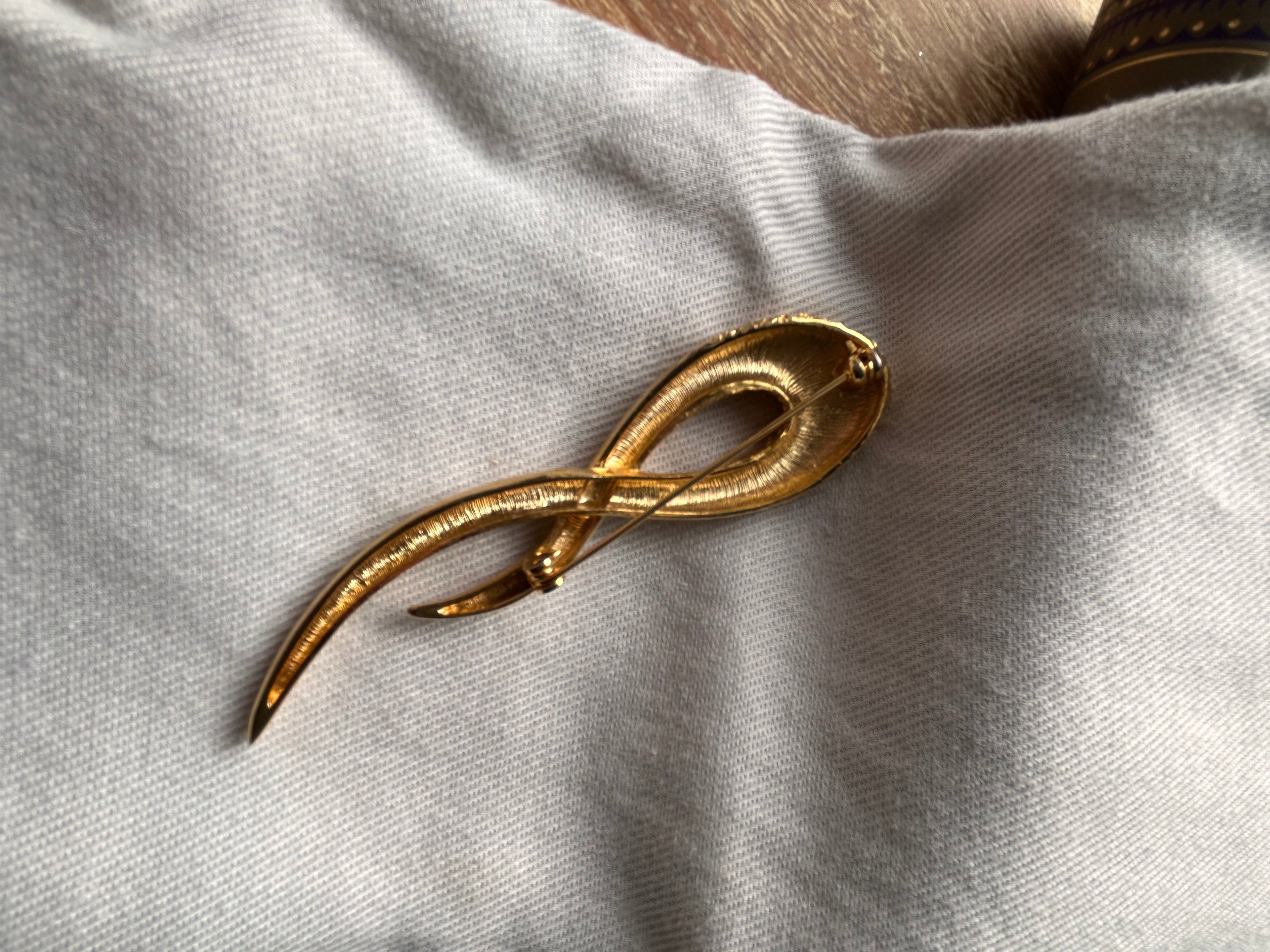 The Gilded Knot
