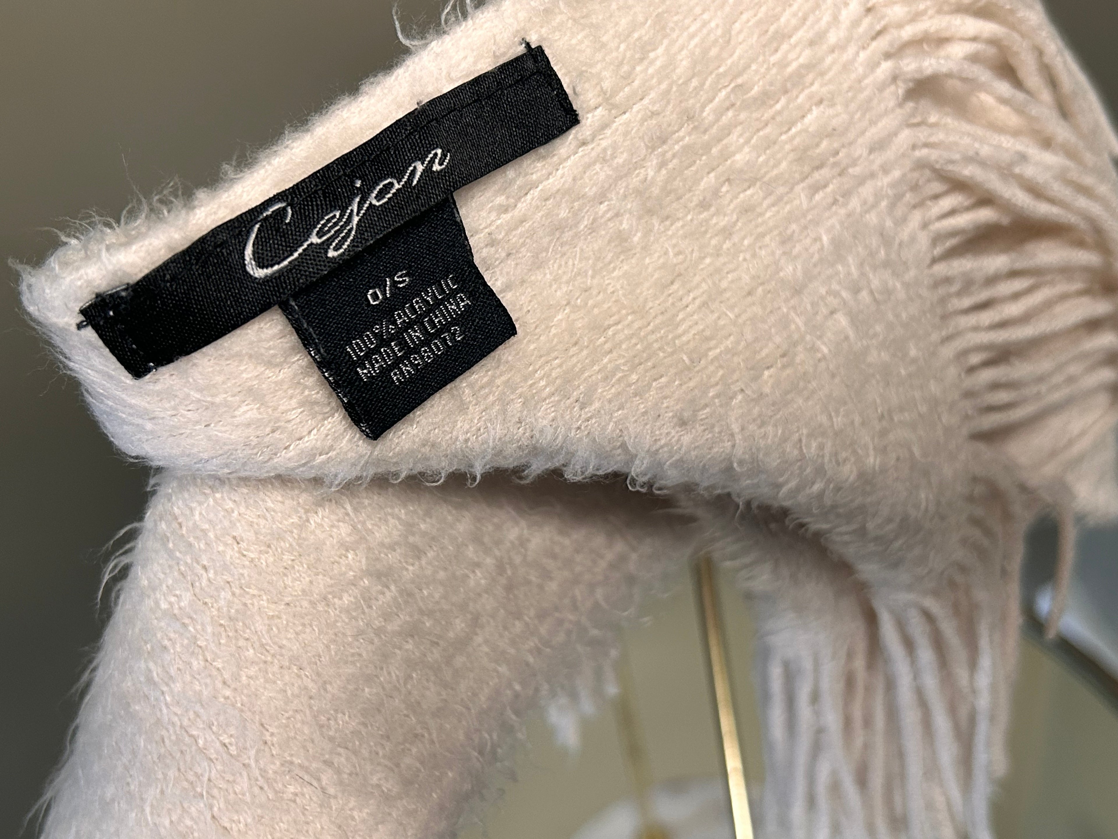 Cejon 100% Acrylic Fringed Scarf – Ivory & Camel