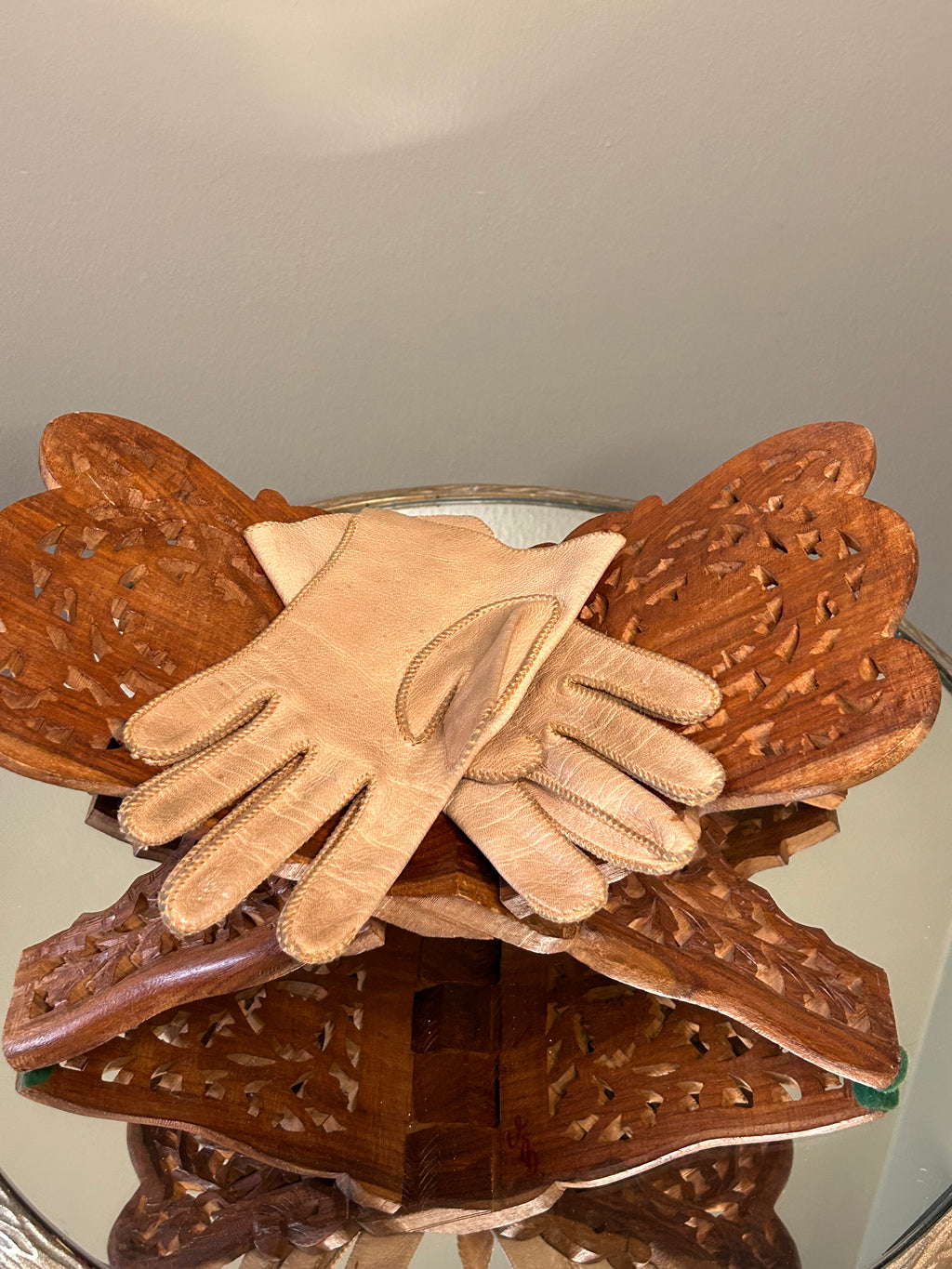 Buttercream Pebbled Leather Gloves